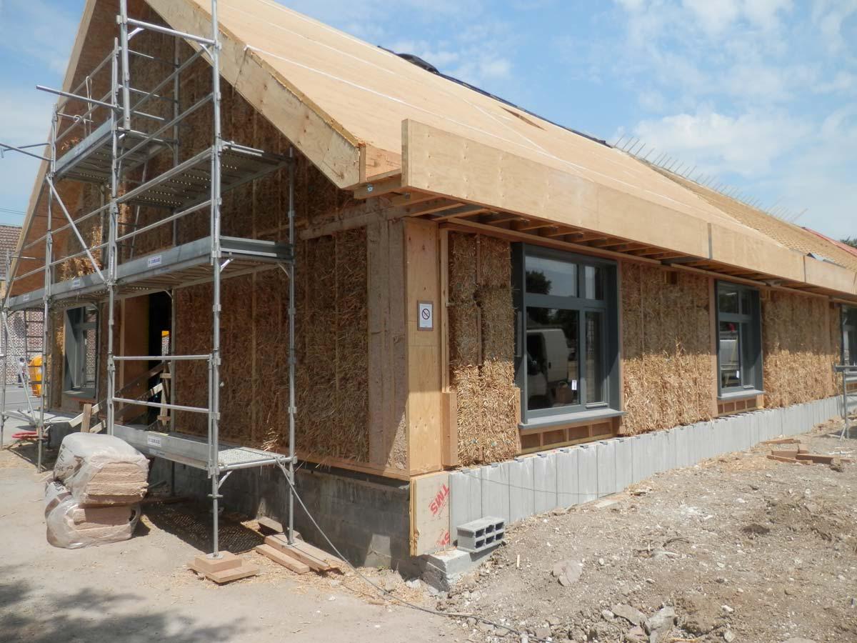 Construction bois murs remplissage paille école de Grenay (62)