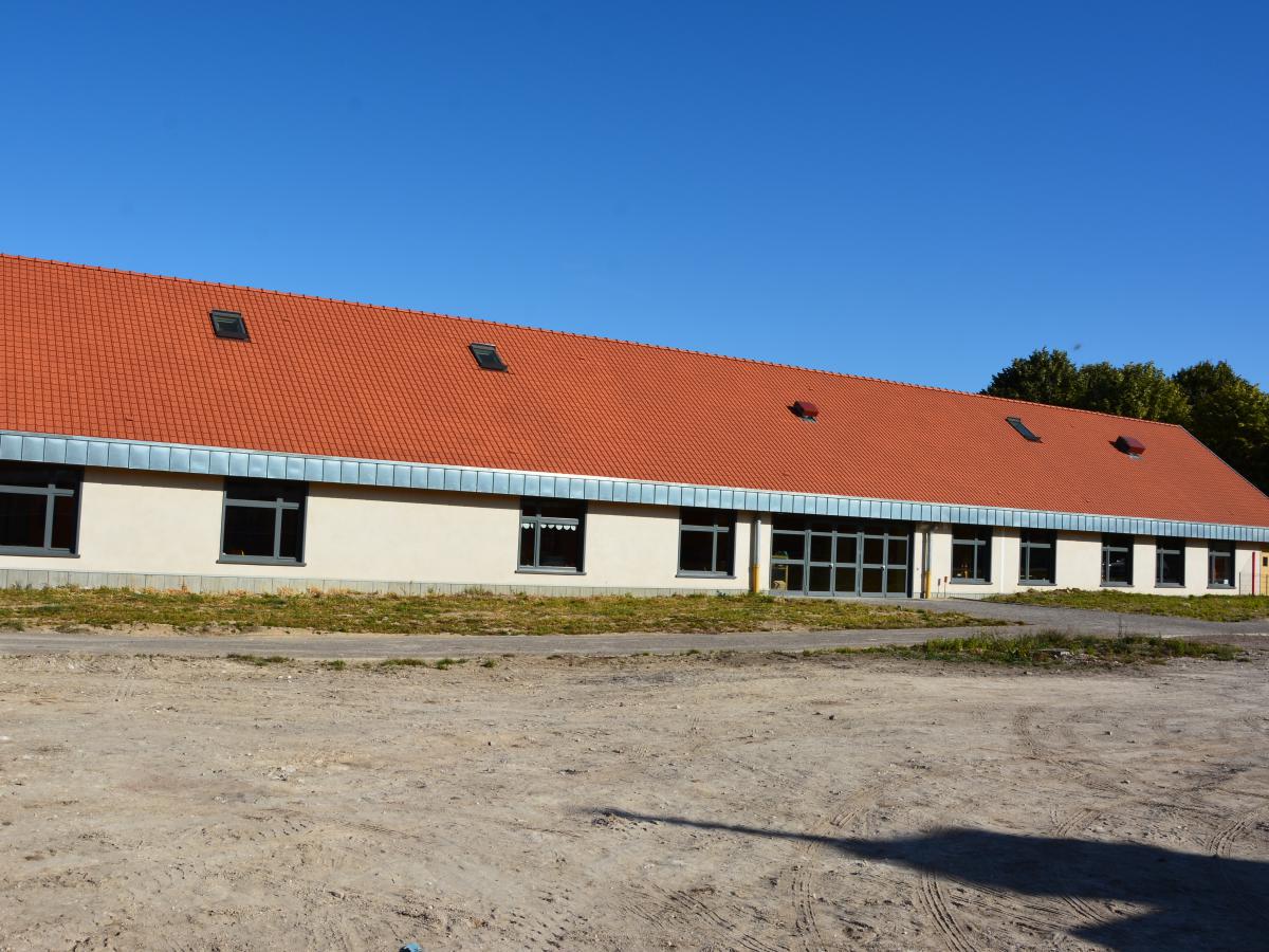 Construction bois murs remplissage paille école de Grenay (62)